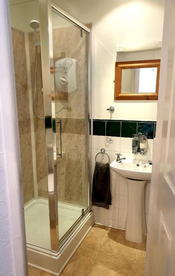 Single Room Ensuite with Shower