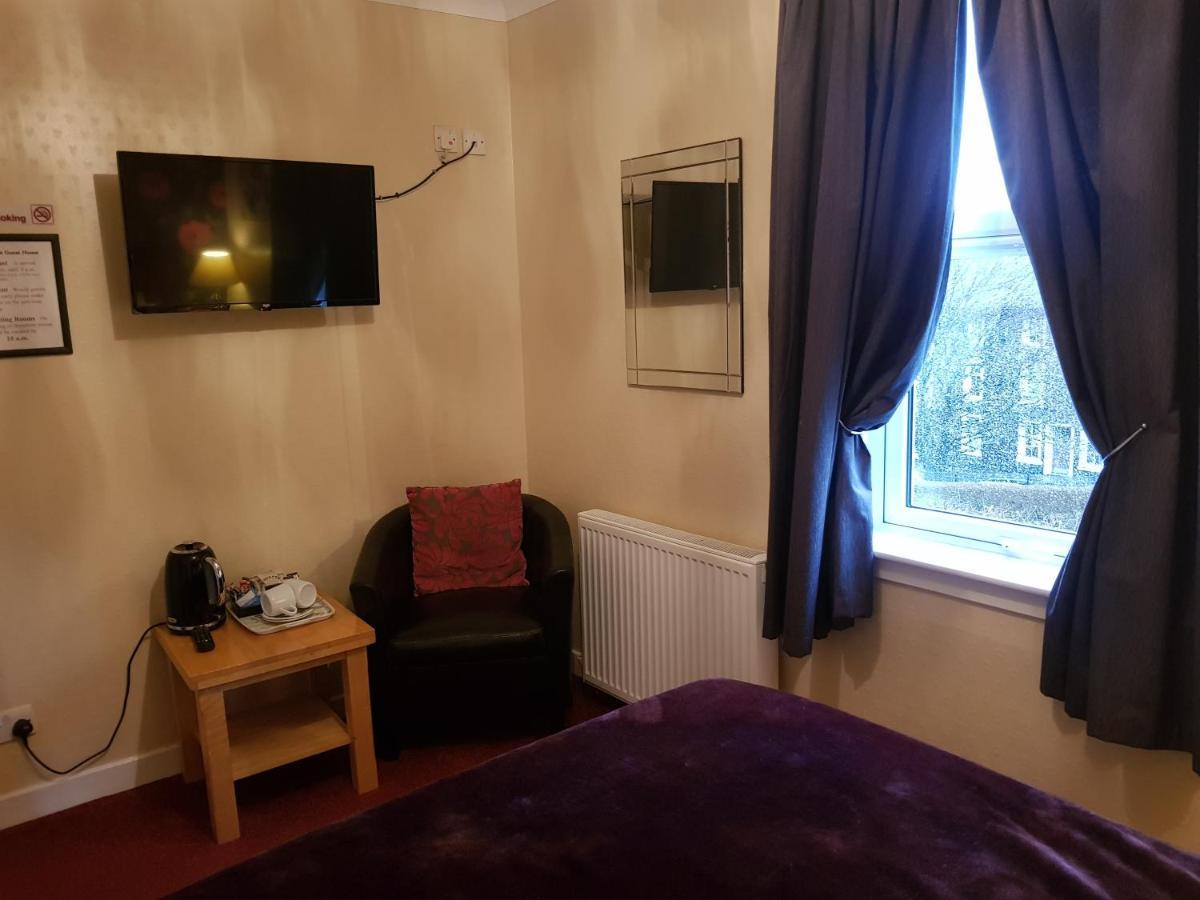 Small Double Room,1377160301:JPEG