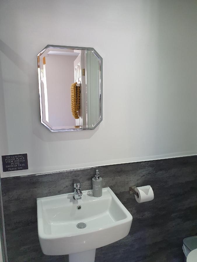 Deluxe Double Room with Shower