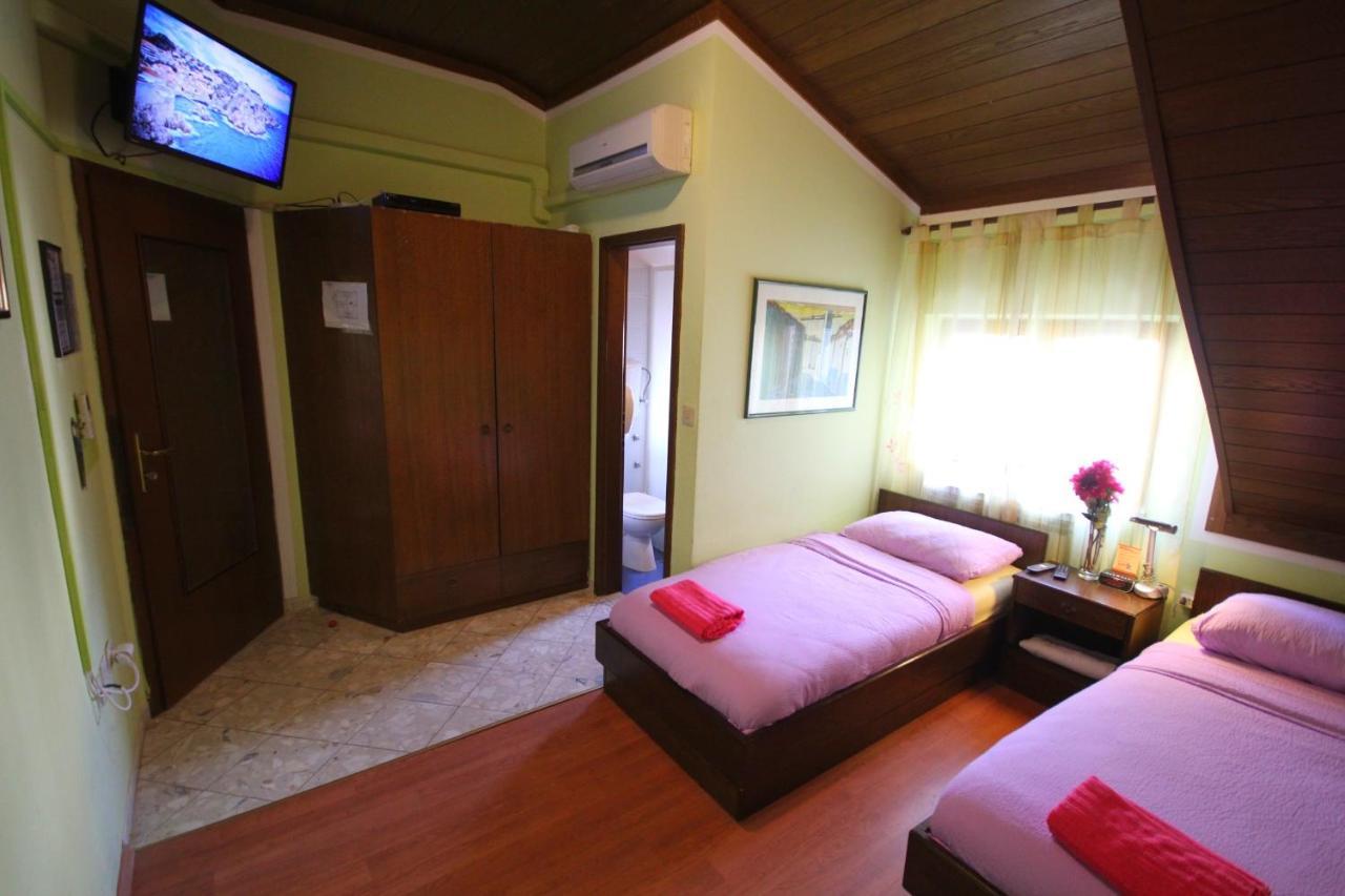 Economy Twin Room