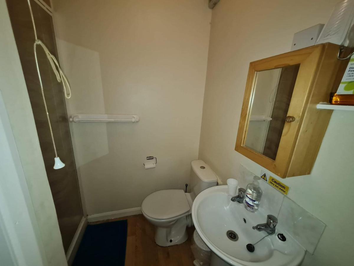 Double or Twin Room with Shower