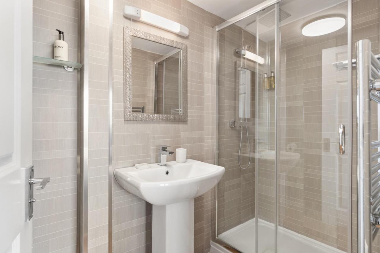 Deluxe King Suite - Adults Only