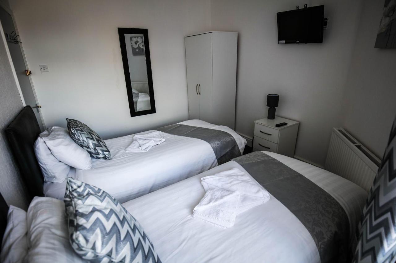 Triple Room with Private Bathroom