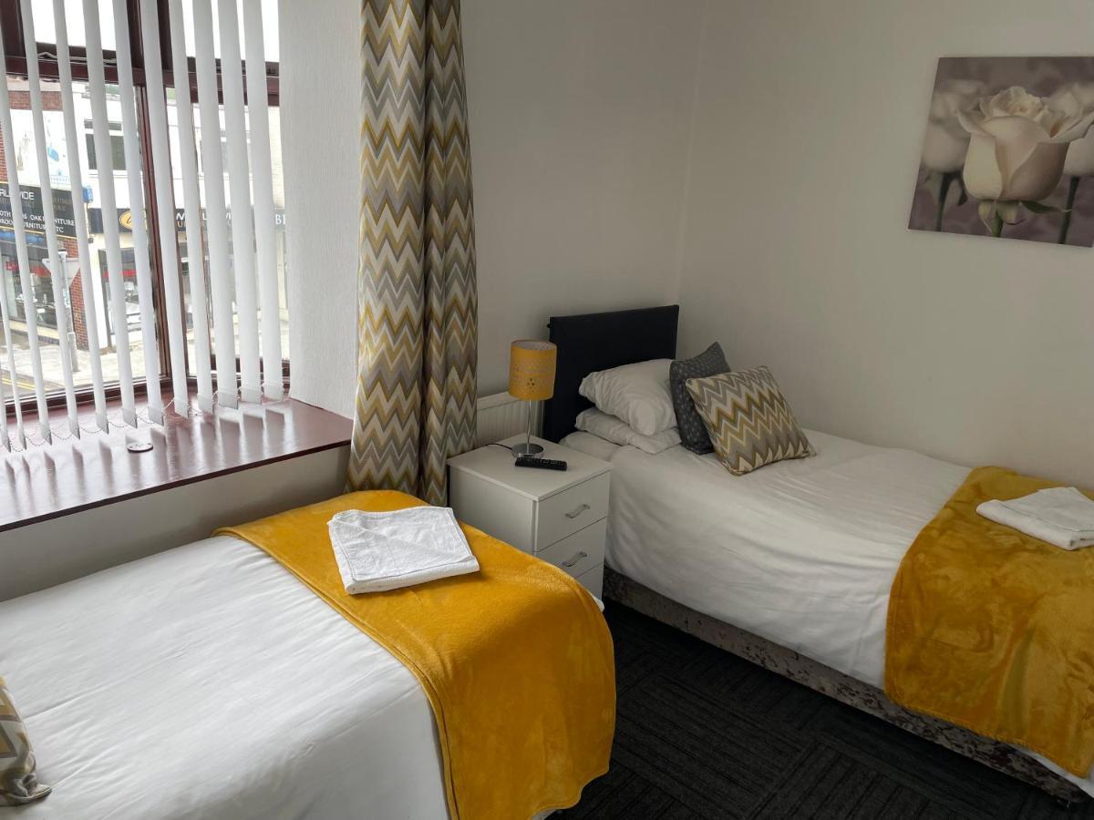 Twin Room with Private Bathroom