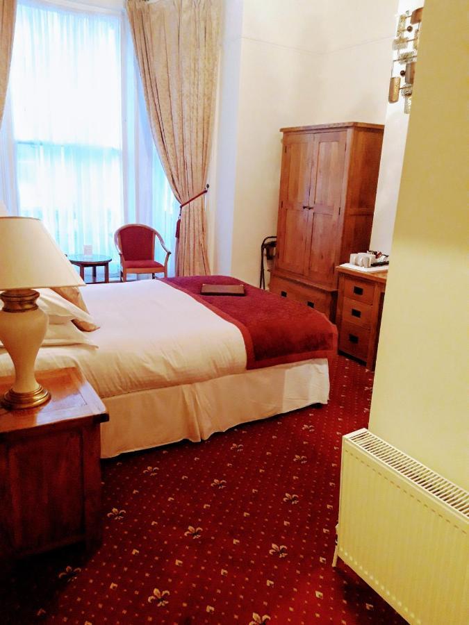 Standard Family Room,1117980867:JPEG