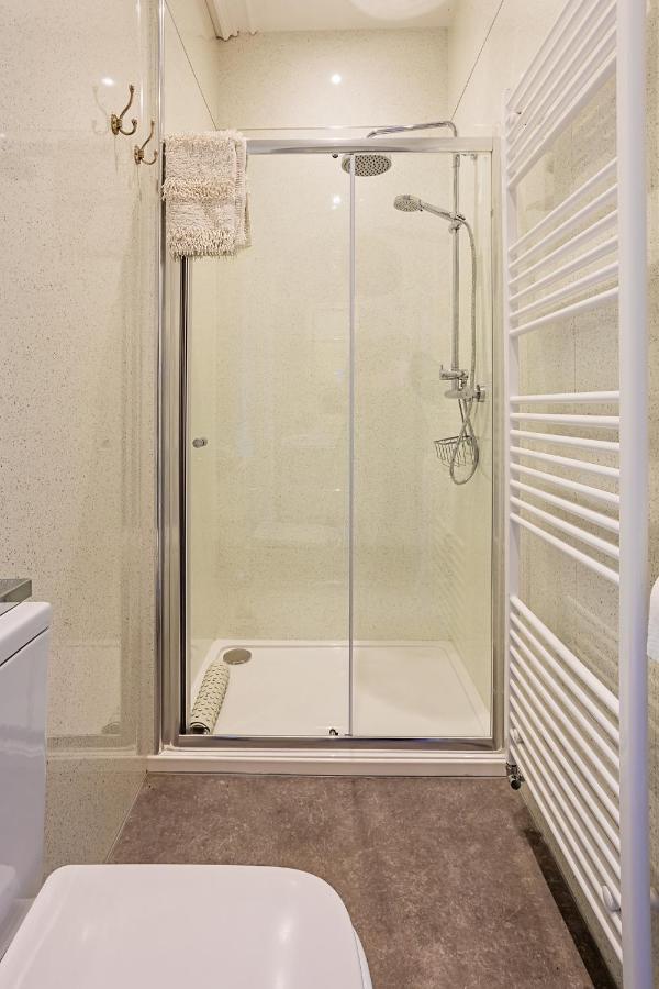Deluxe Double Room with Shower