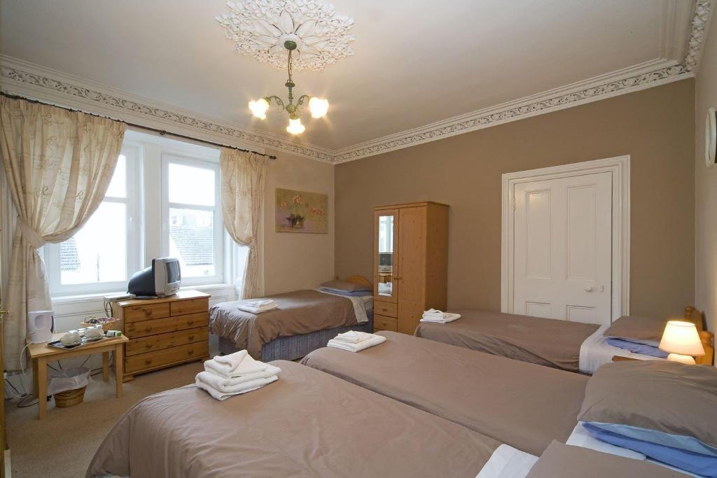 Family Room (4 Adults)