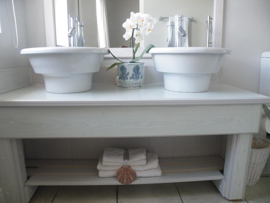 Comfort Queen Room
