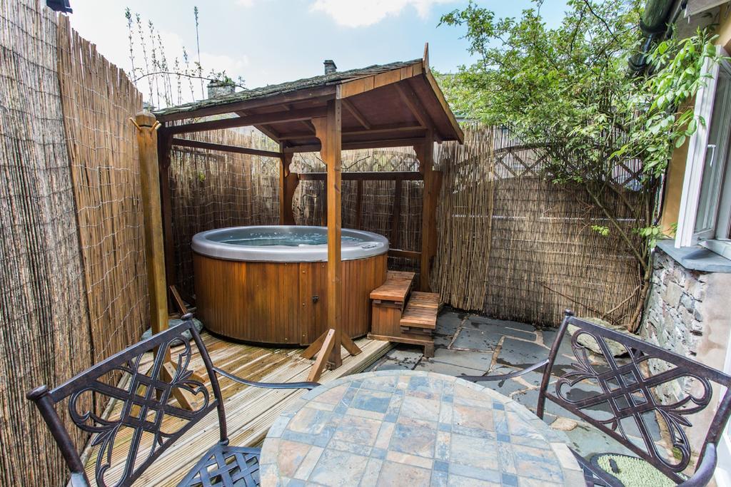 Suite with Hot Tub