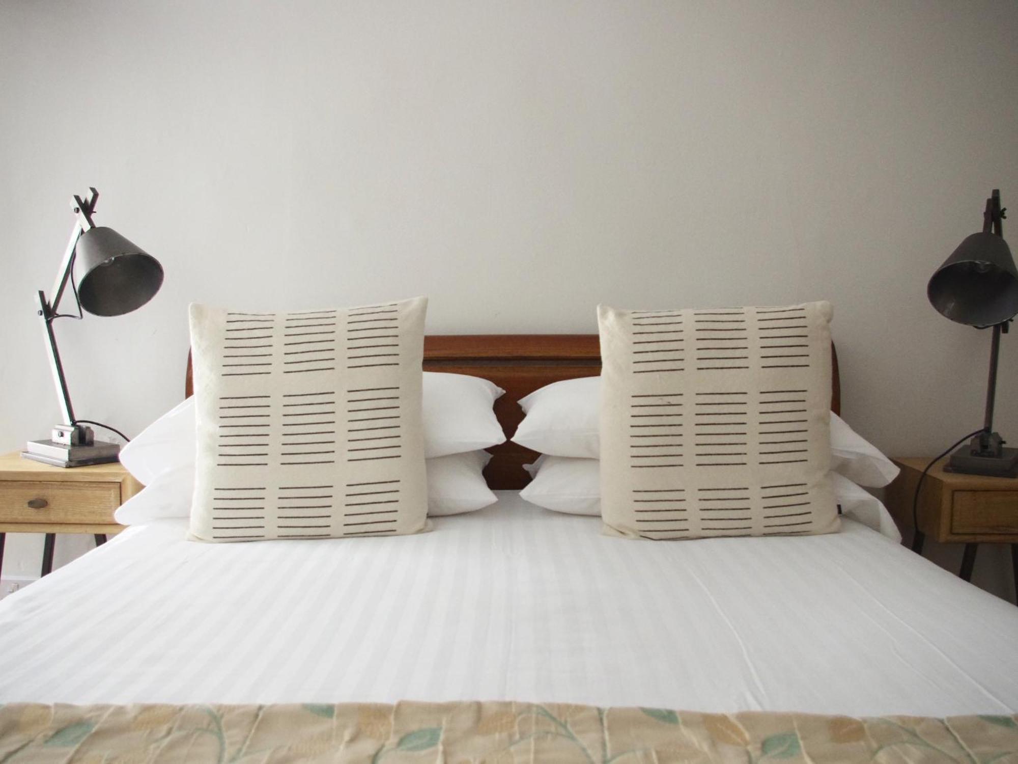 Deluxe Double Room with Bath,1208758978:JPEG