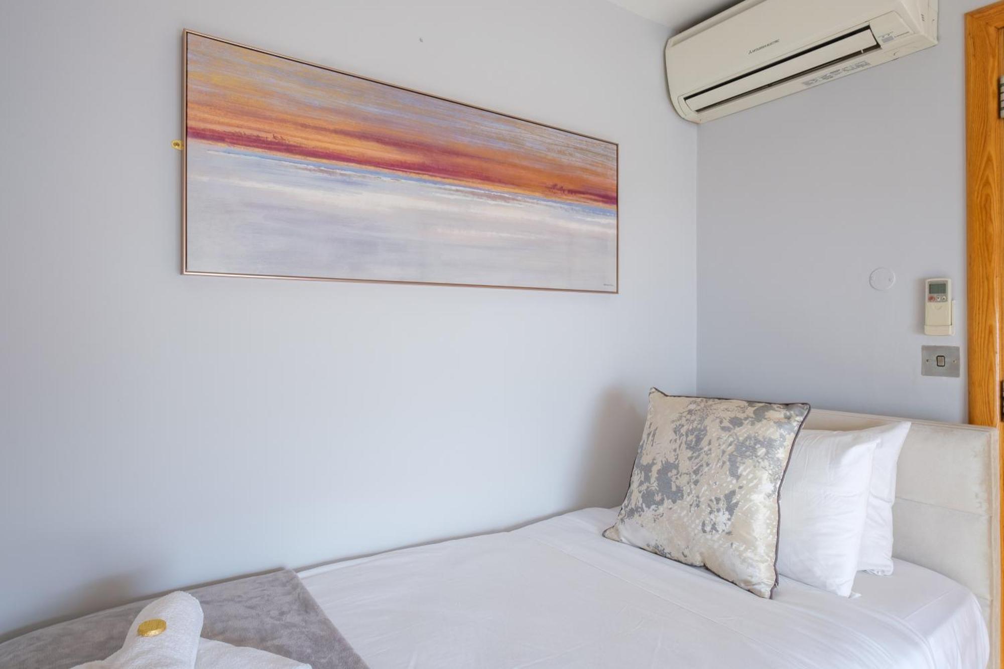 Classic Single Room