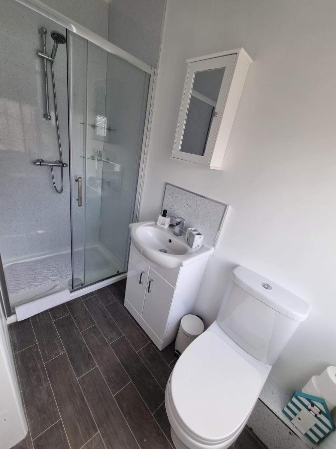 One-Bedroom Apartment,1251075484:JPEG