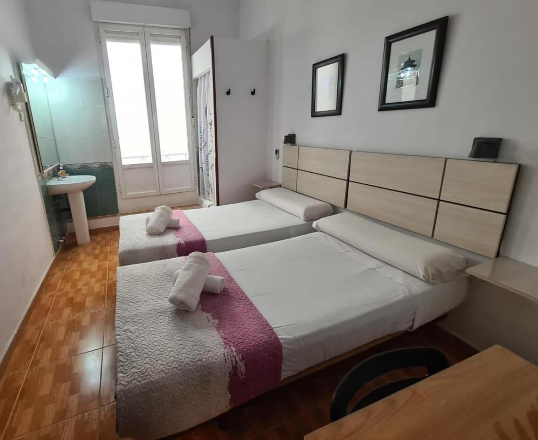 Twin Room with Shared Bathroom