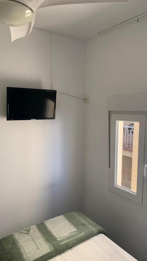 Single Room with Shared Bathroom