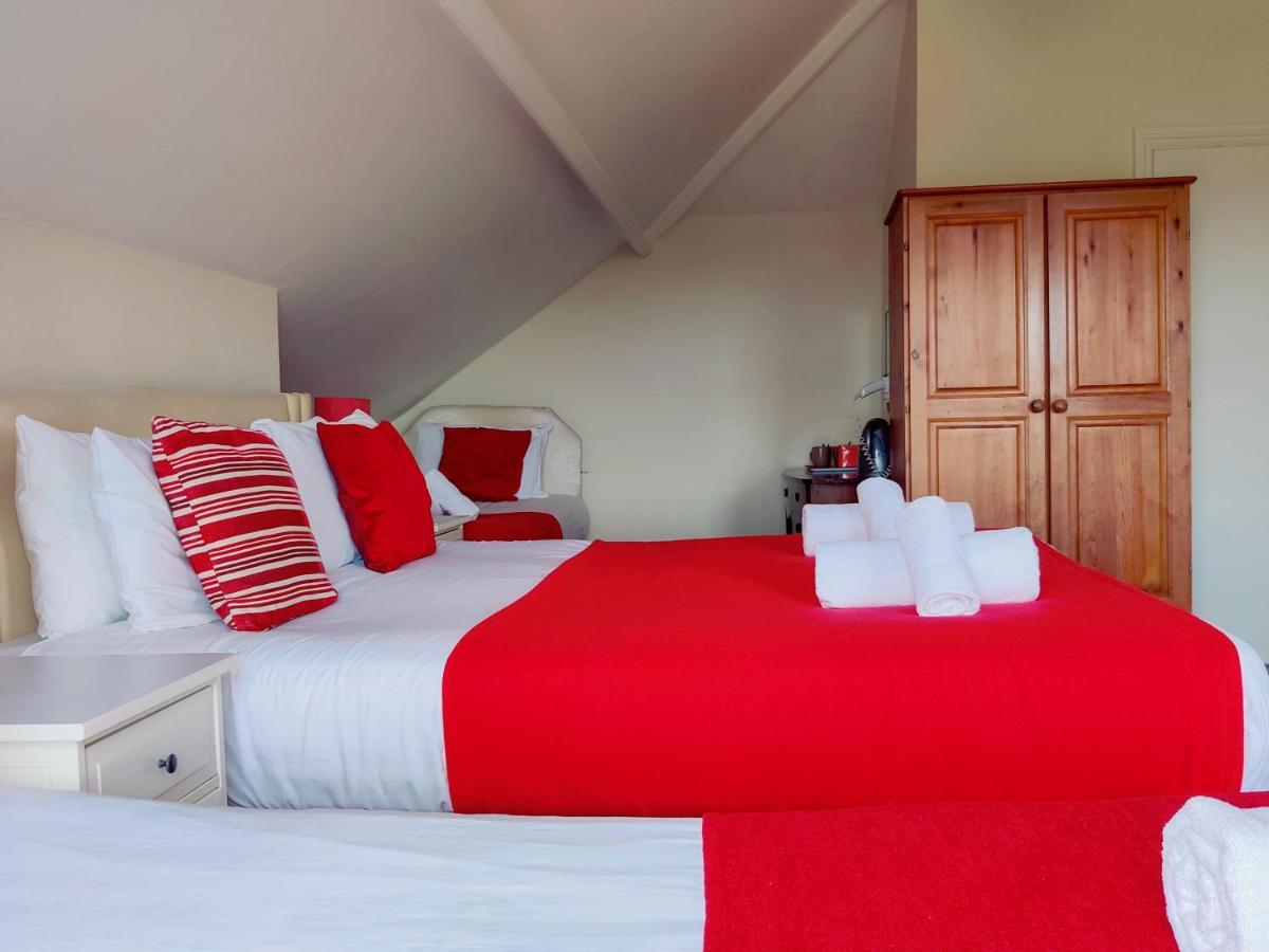 Standard Quadruple Room,1328137787:JPEG