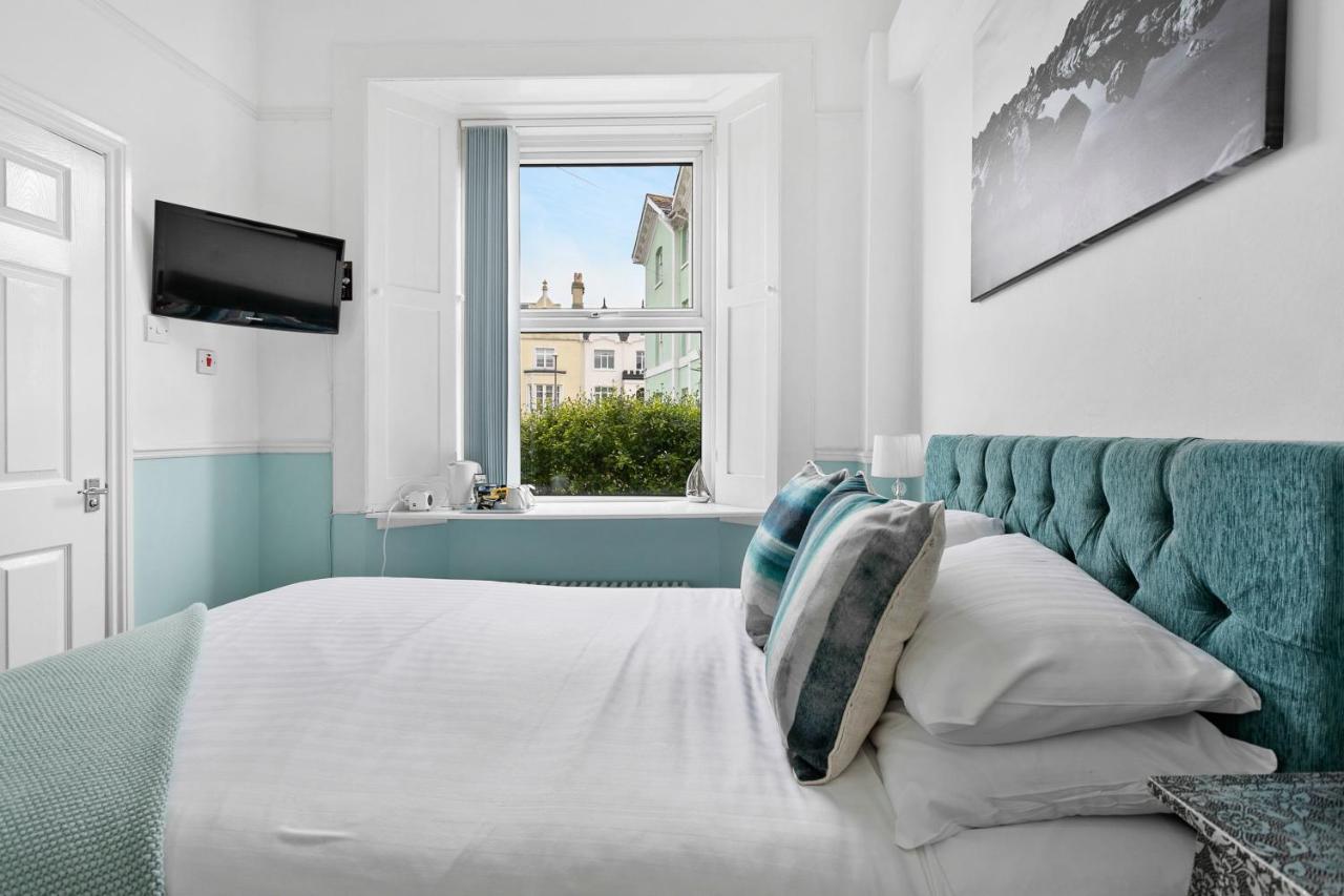 Compact Double,1330556135:JPEG