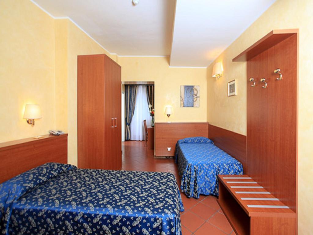 Triple Room with Garden View