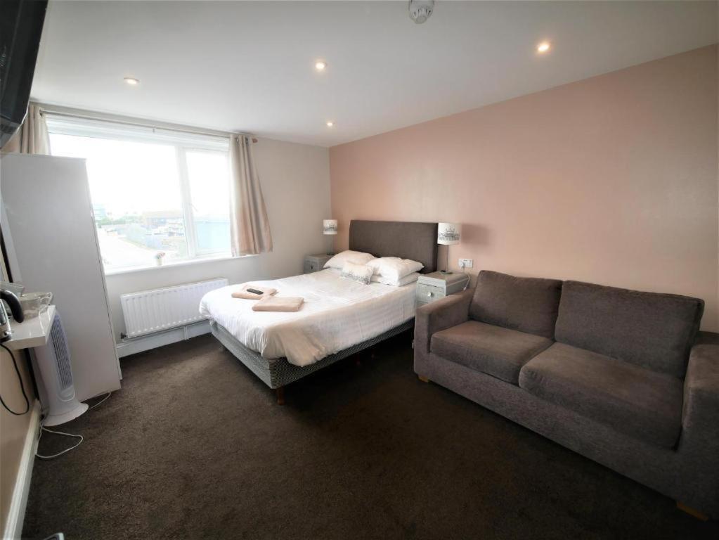 Standard Triple Room with Sea View