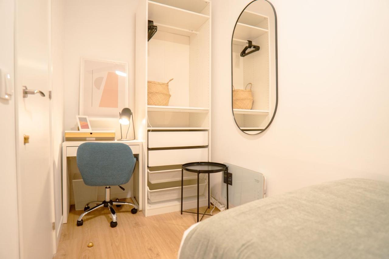 Single Room with Shared Bathroom