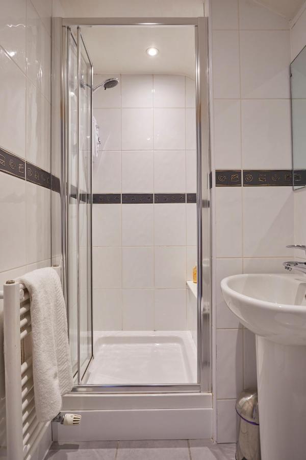 Small Double Room,1658071364:JPEG