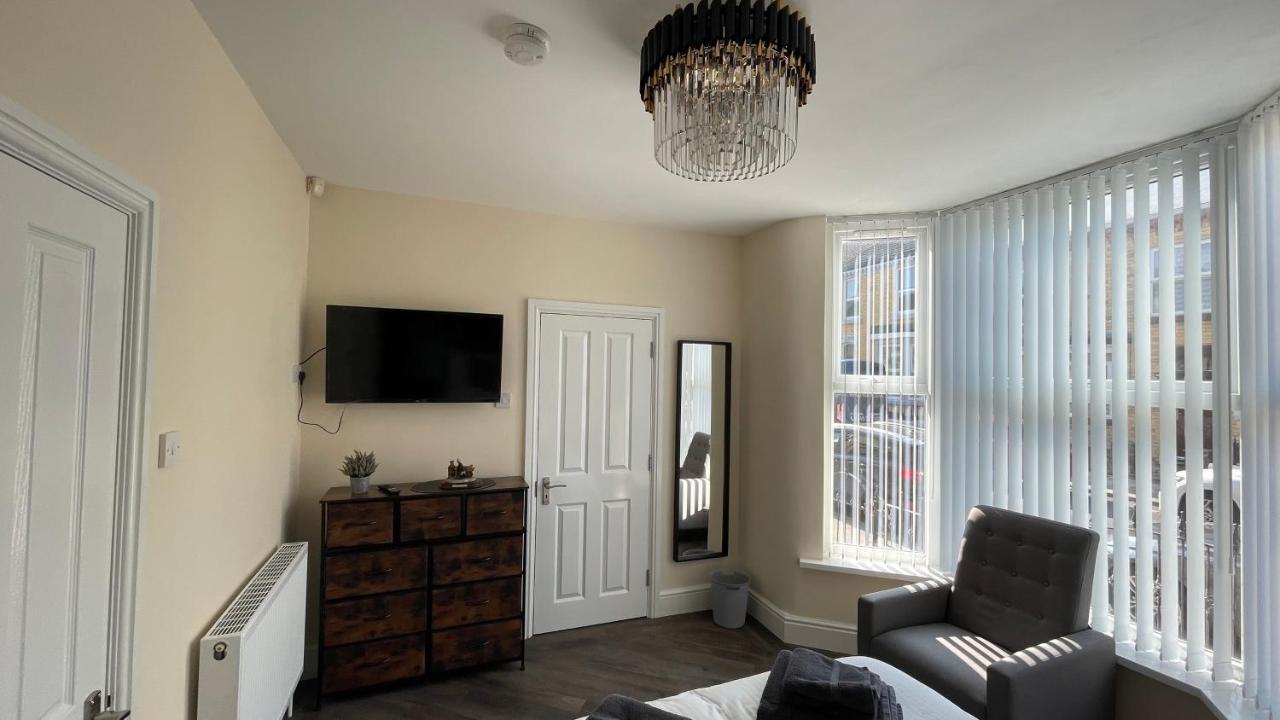 Deluxe Double Room with Shower