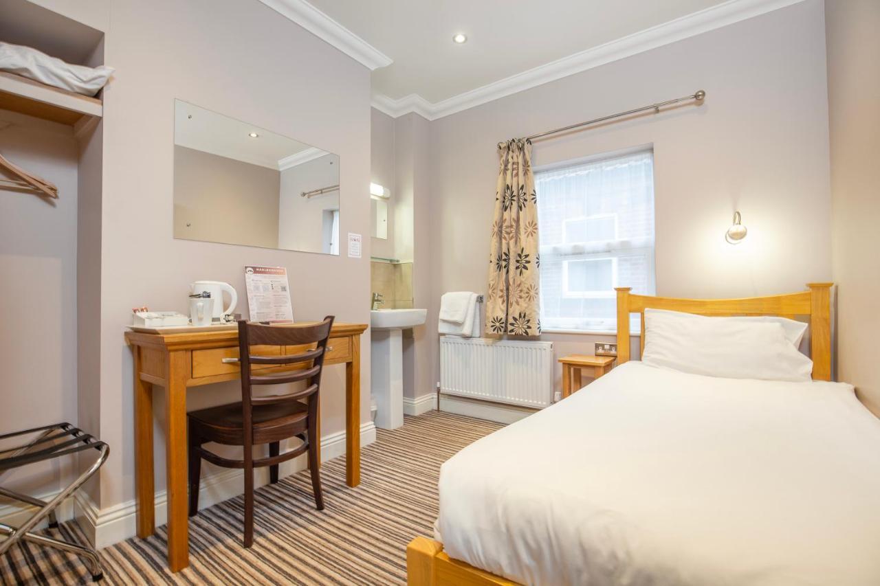 Single Room with Shared Bathroom