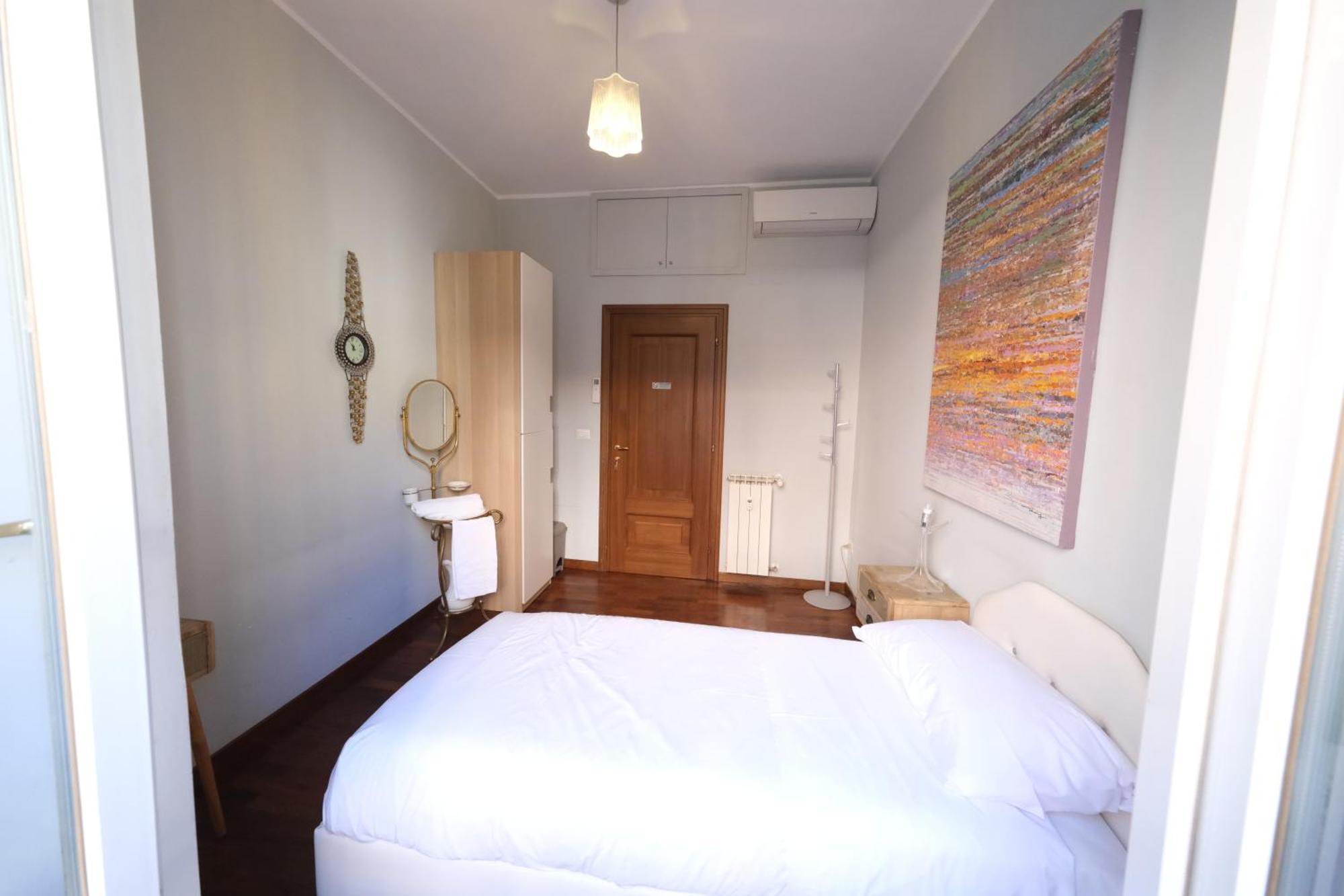 Single Room with Shared Bathroom