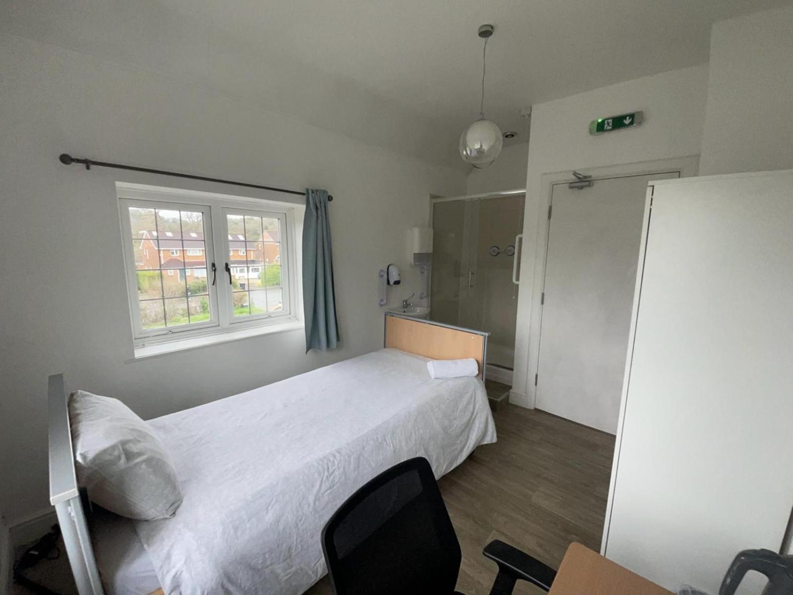 Double Room with Shower (medium)