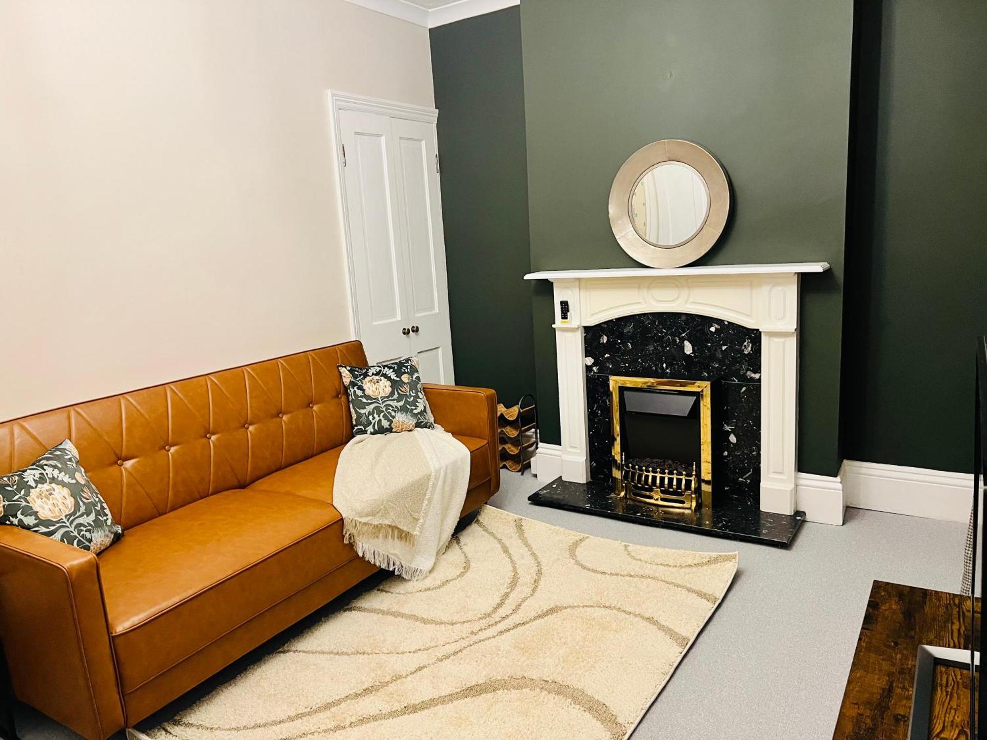 Apartment,1505001346:JPEG