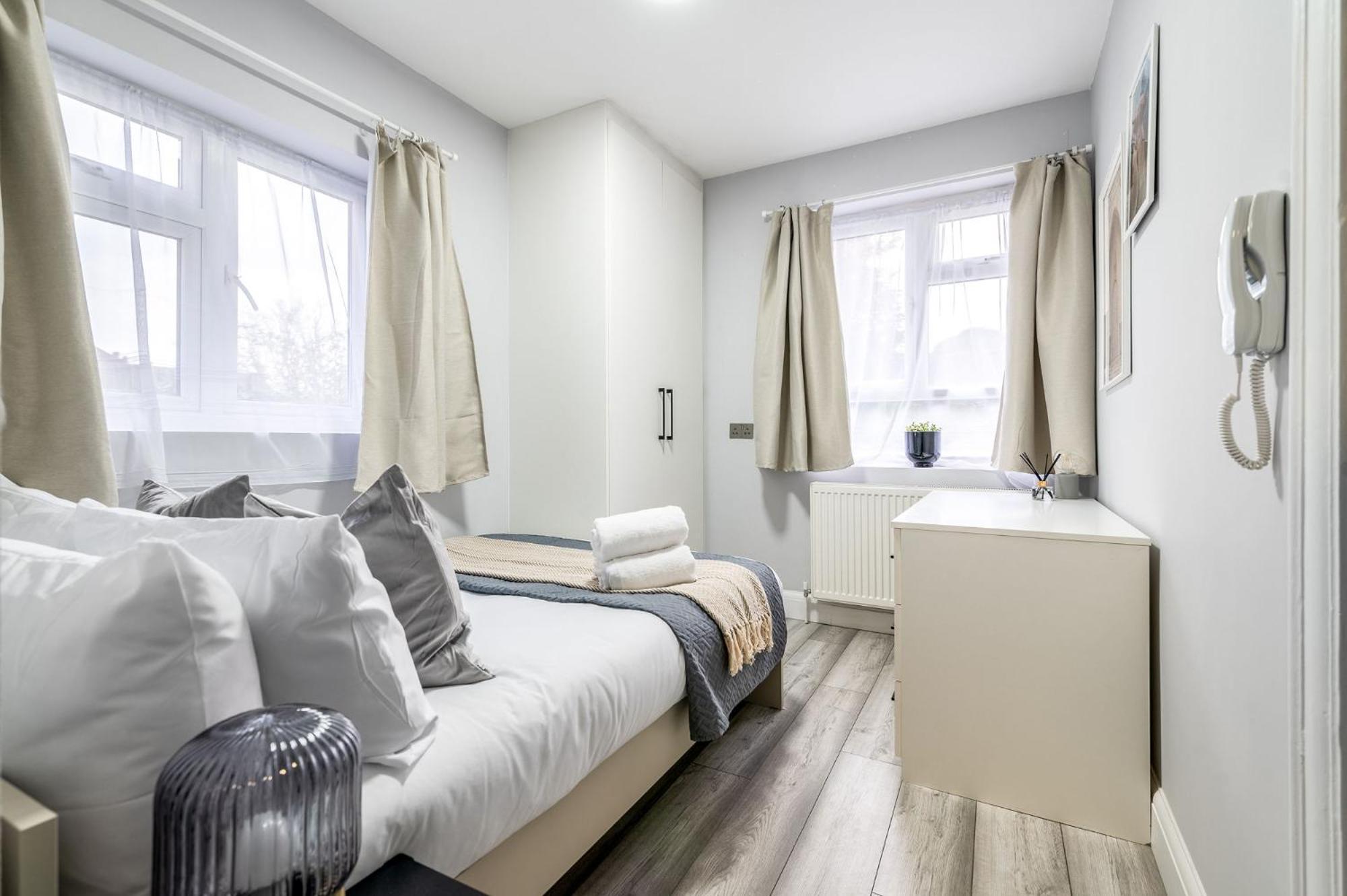King Studio with Sofa Bed