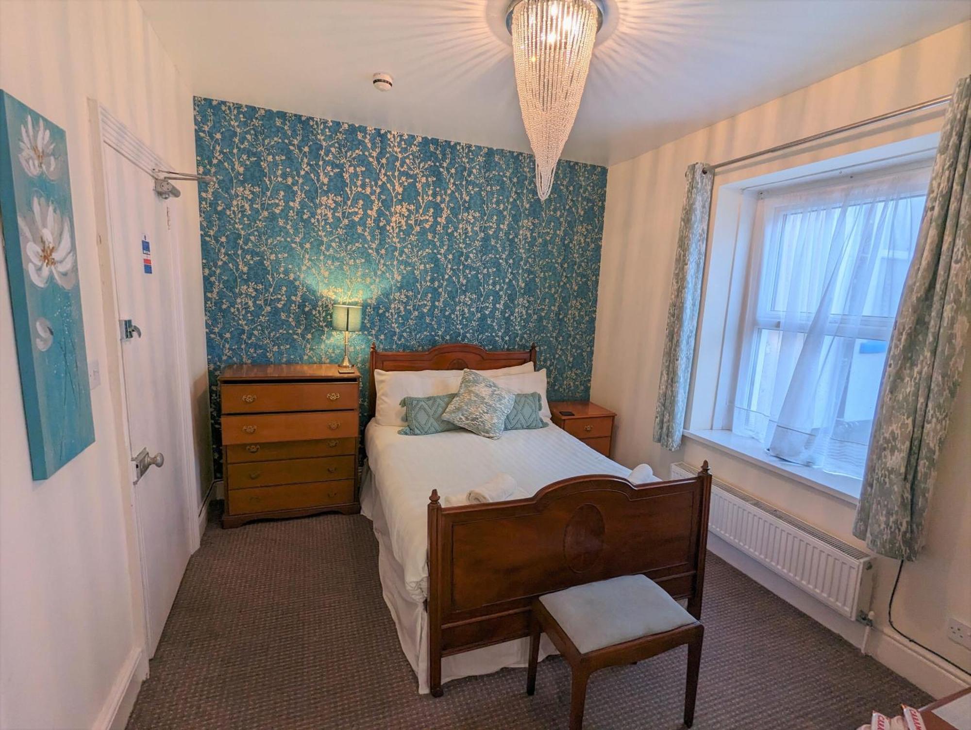 Deluxe Double Room Bath,1516368283:JPEG