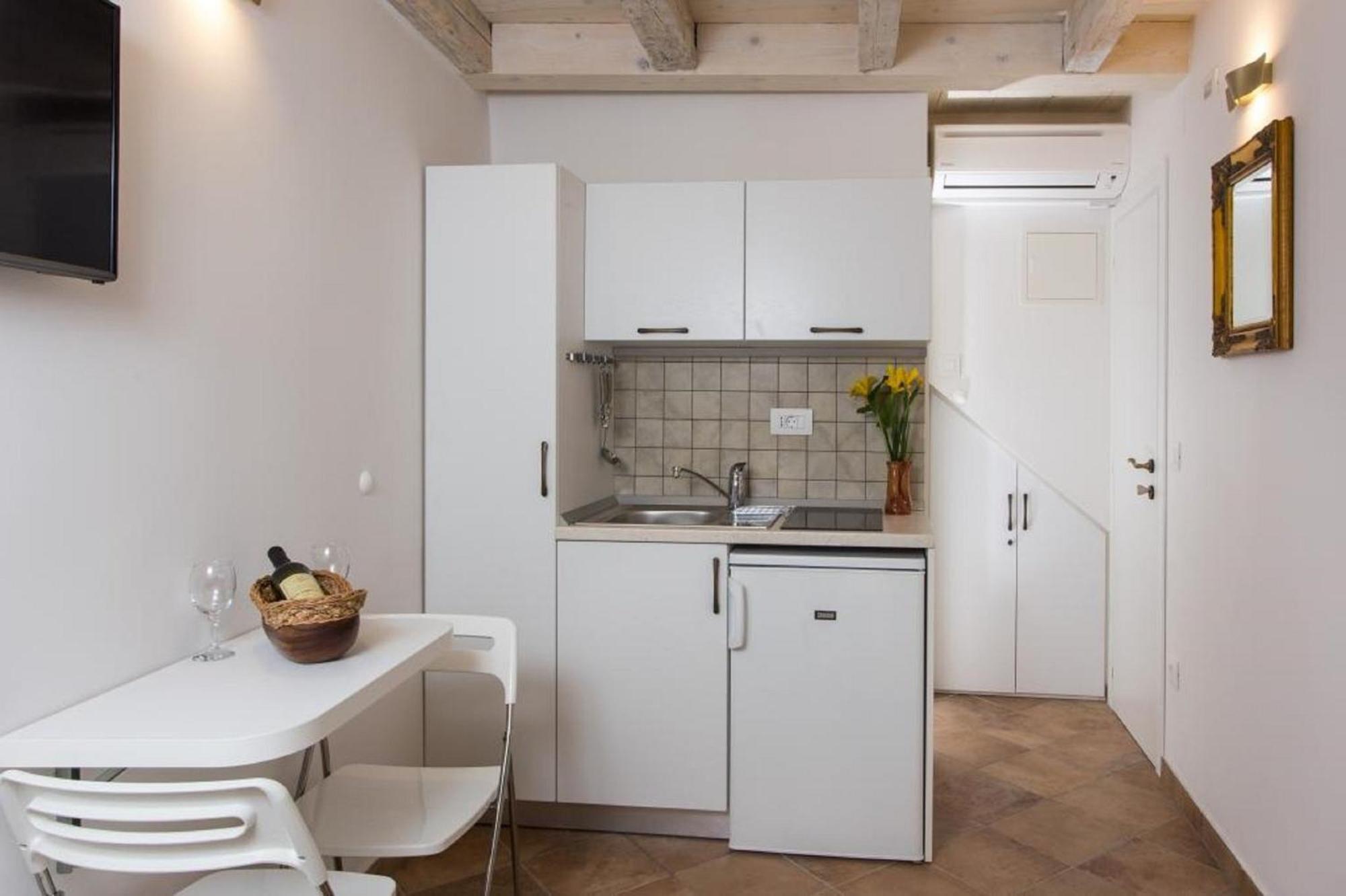 Studio Apartment (1st floor)