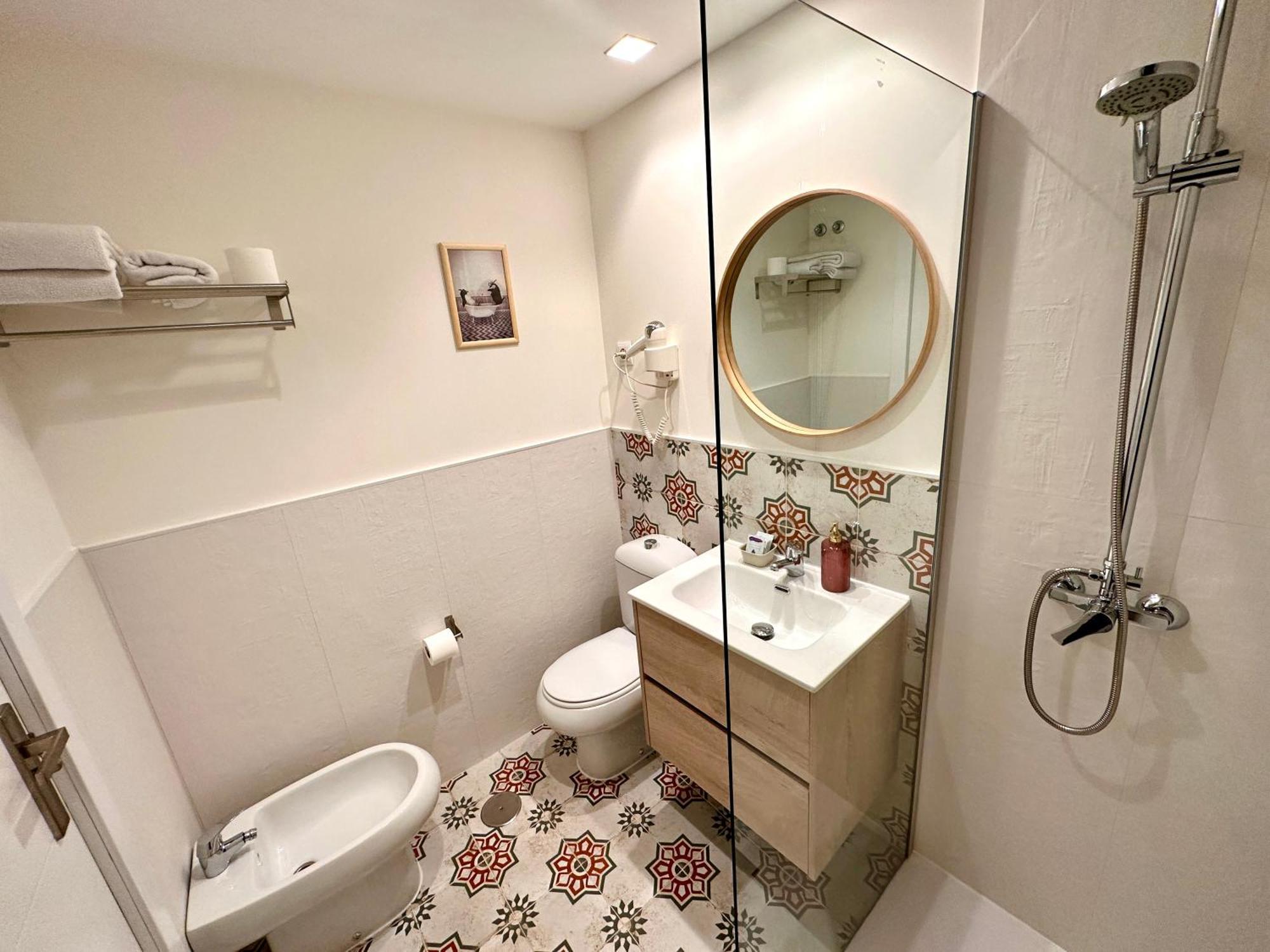 Standard Queen Room