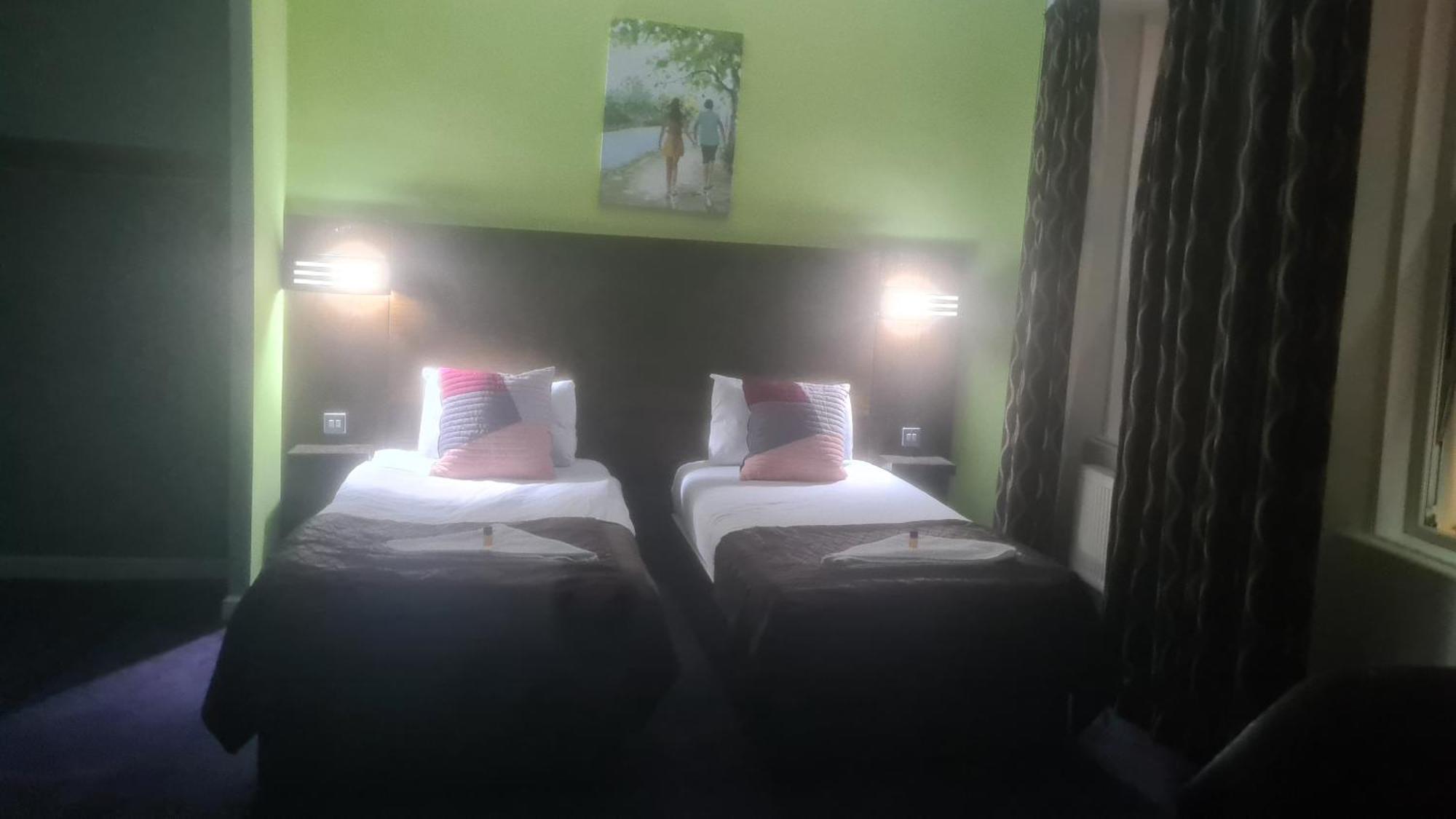 Superior Twin Room,1669022222:JPEG
