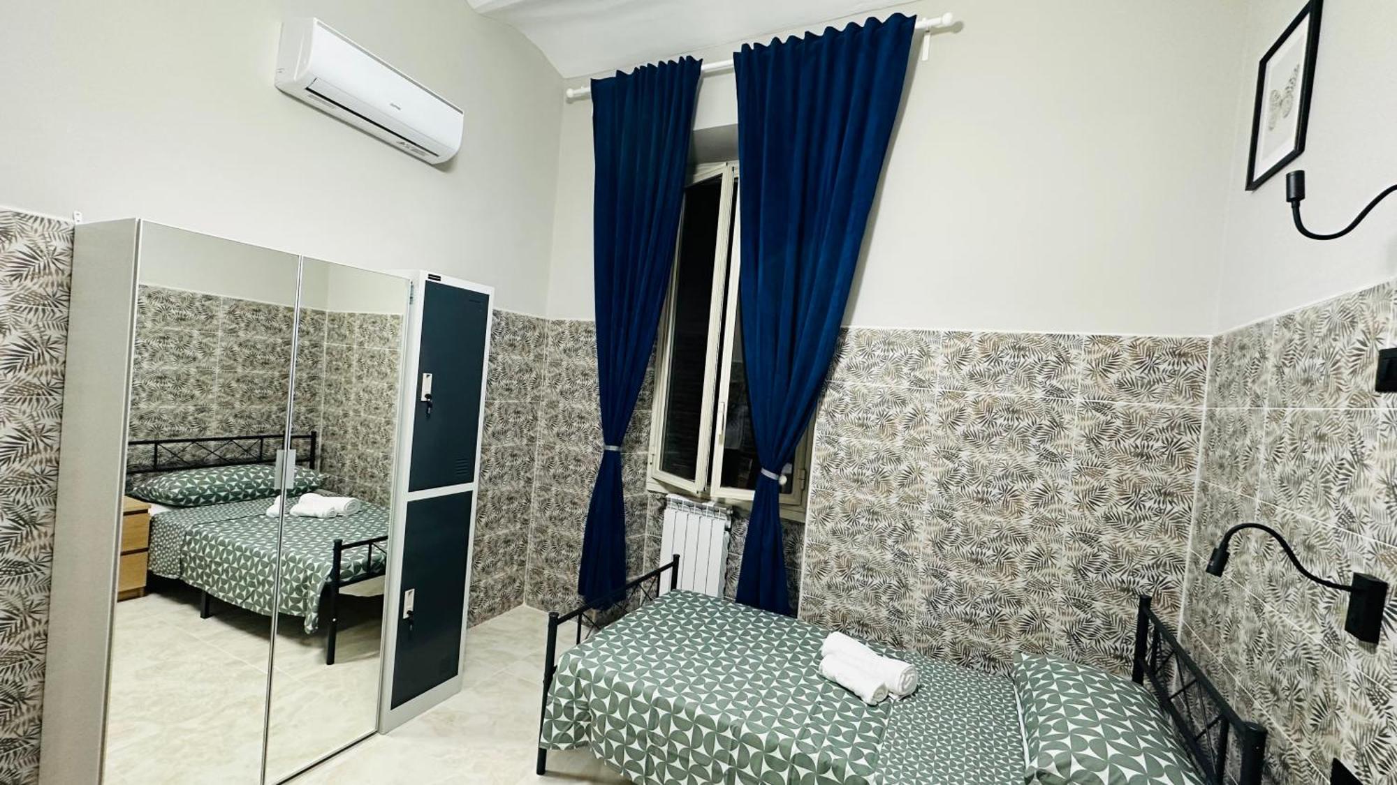 Single Bed in Mixed Dormitory Room
