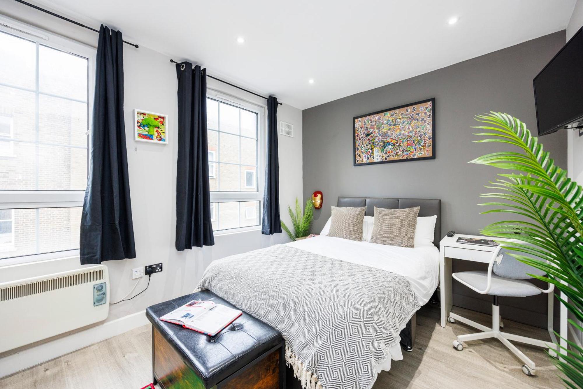 Standard Double Room with Shared Bathroom