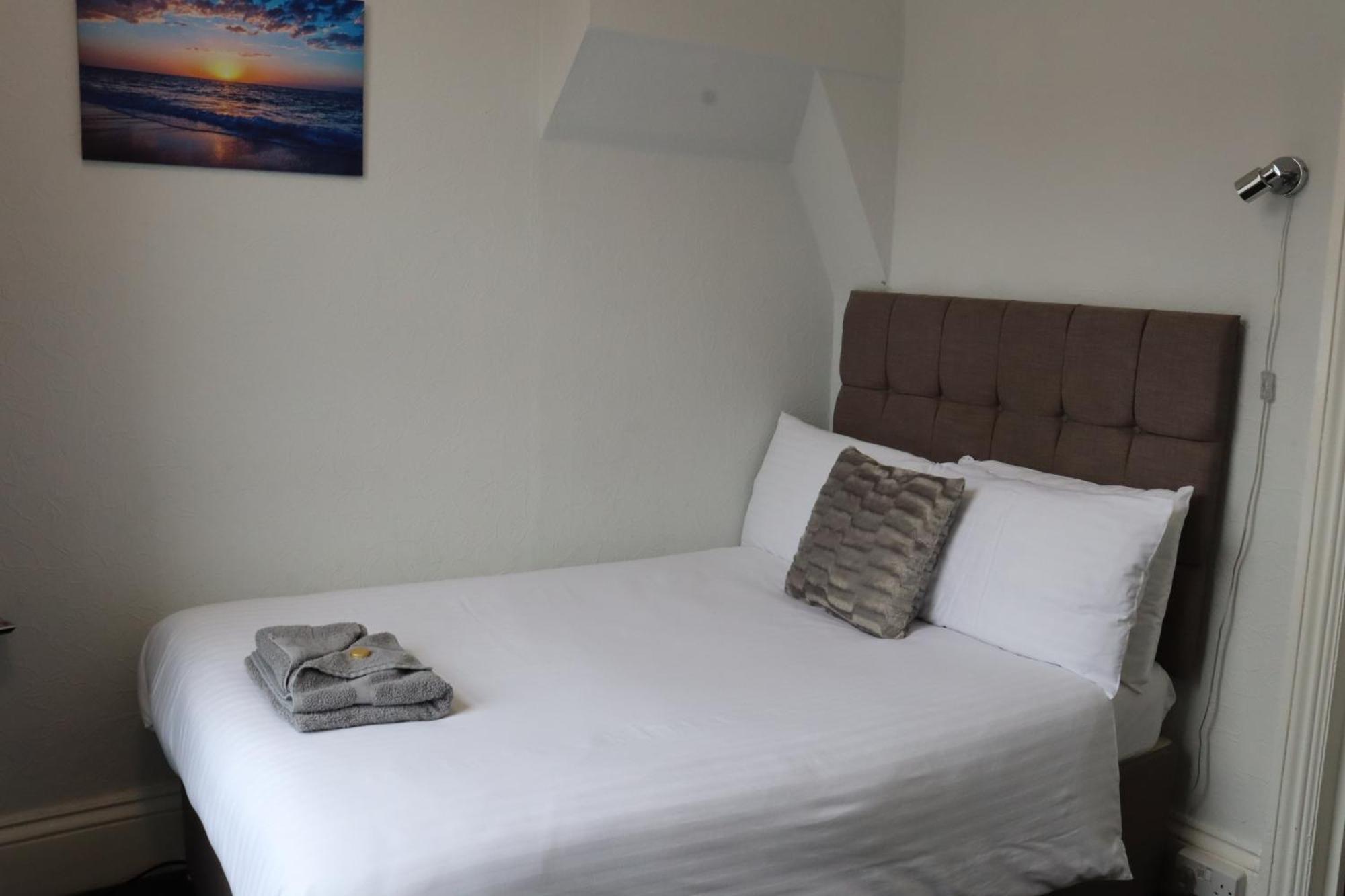 Single Room Ensuite Shower,1030364455:JPEG