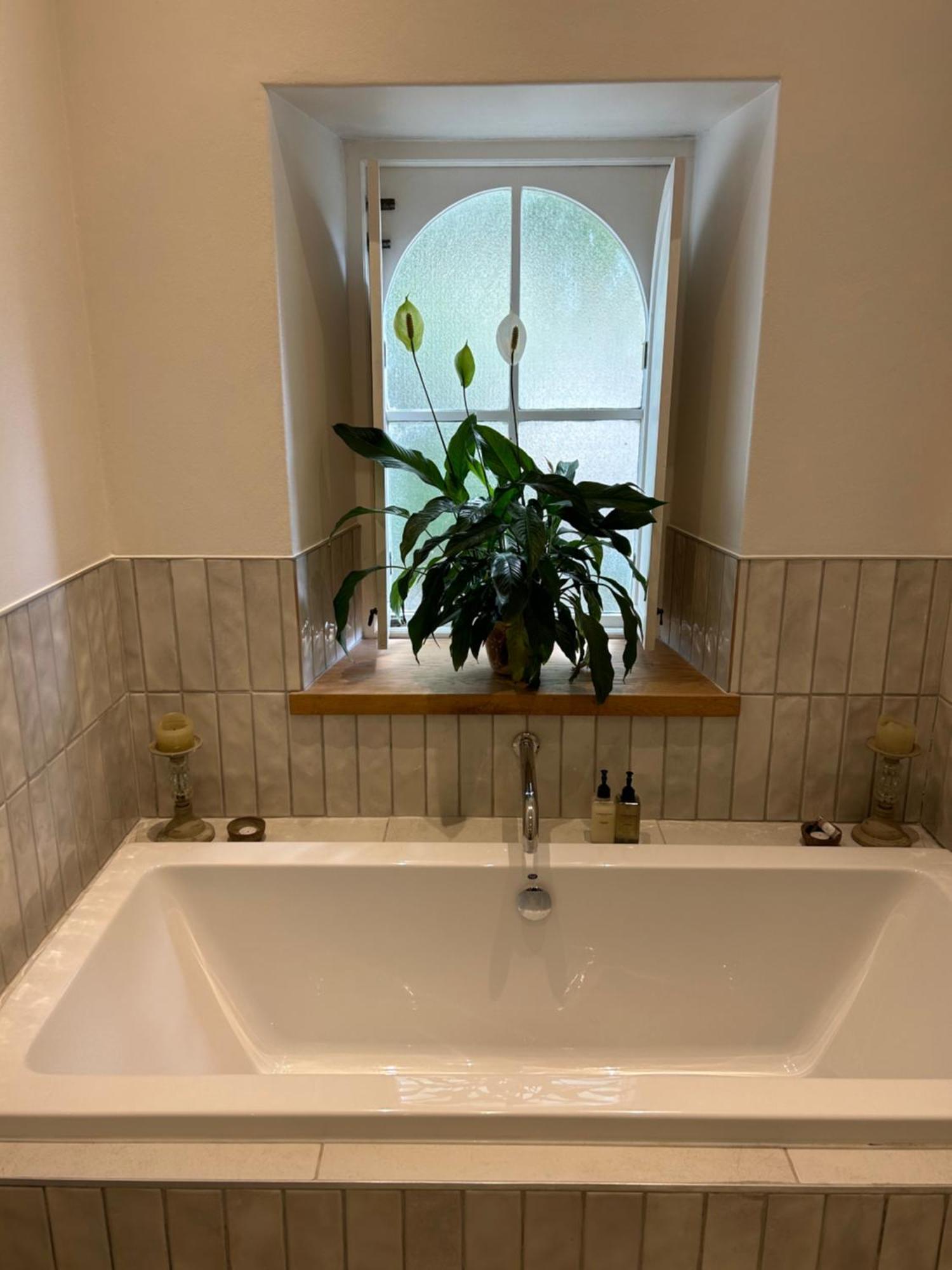 Honeymoon Suite