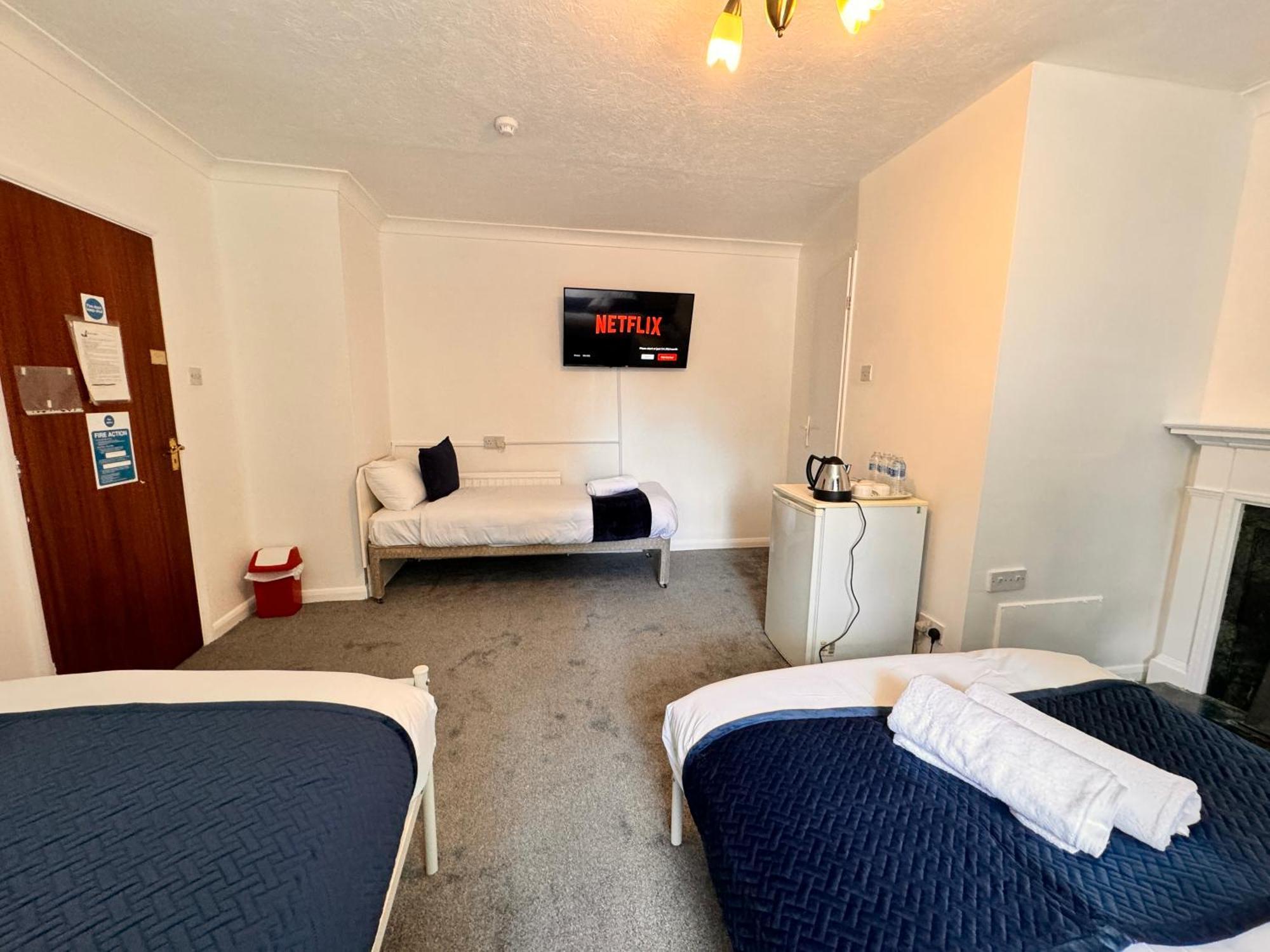 Deluxe Family Room