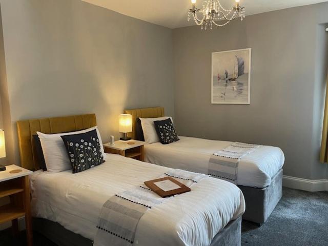 Double or Twin Room with Private Bathroom