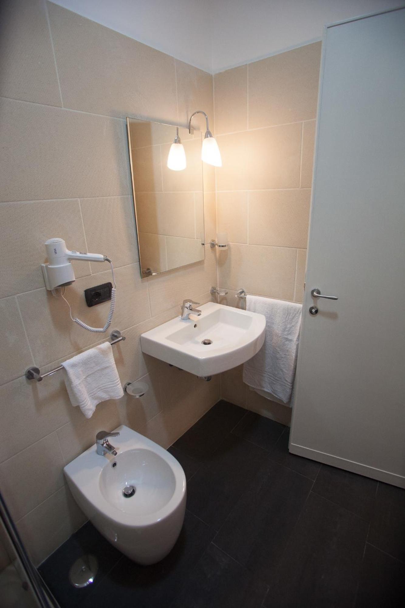 Double Room (1 Adult)