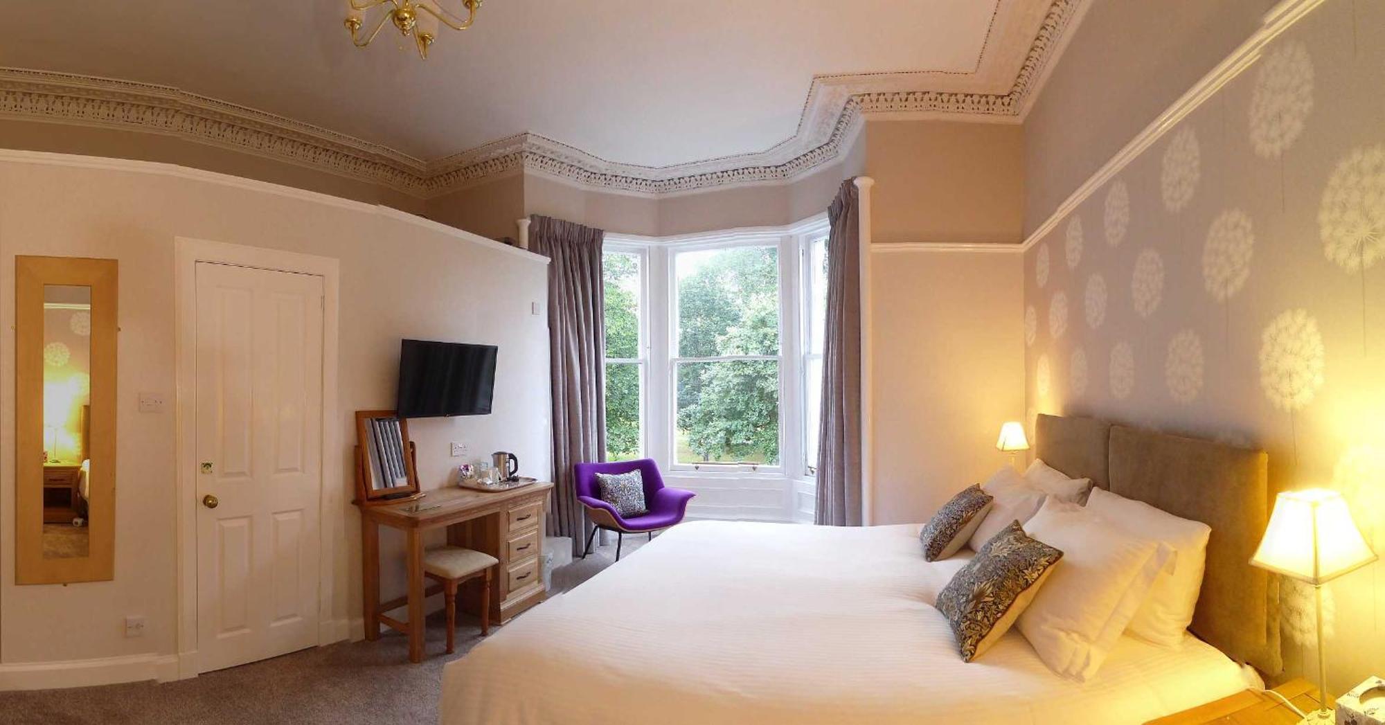 Superior King Room