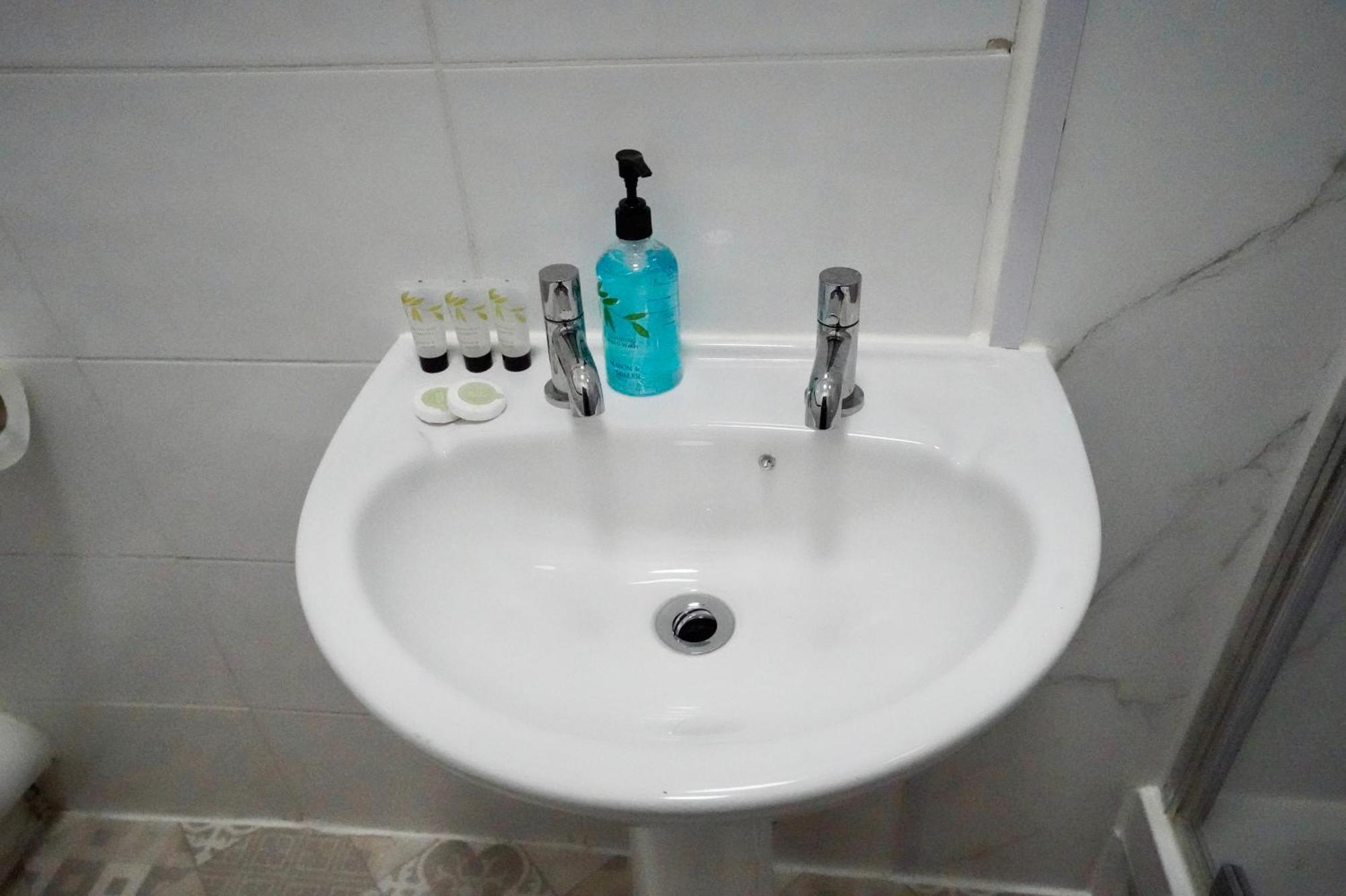 Premium Quadruple Room,1609228535:JPEG