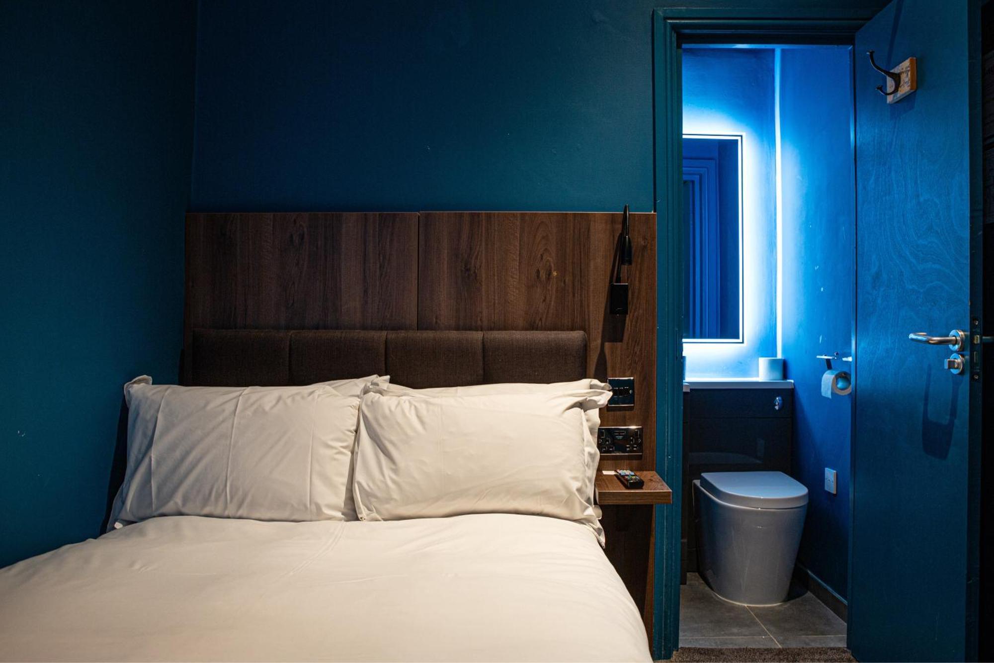 Single Room with Private Bathroom,1613727239:JPEG