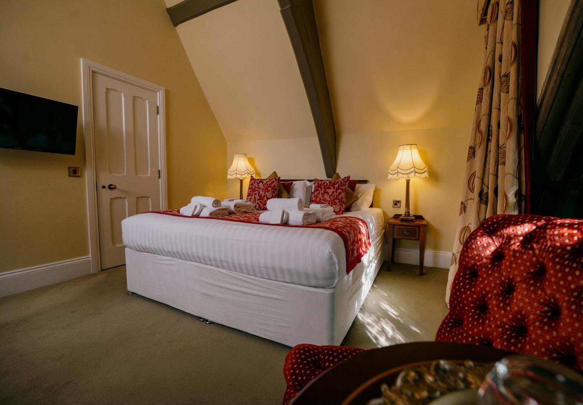 Master Red Room