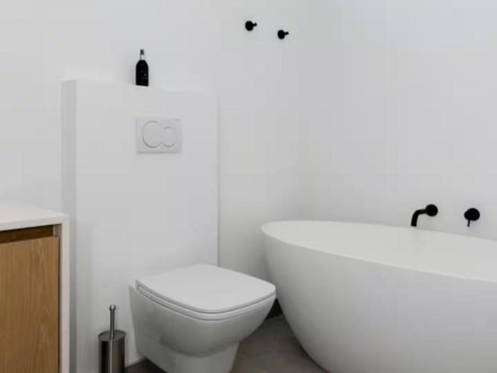 Basic King Room
