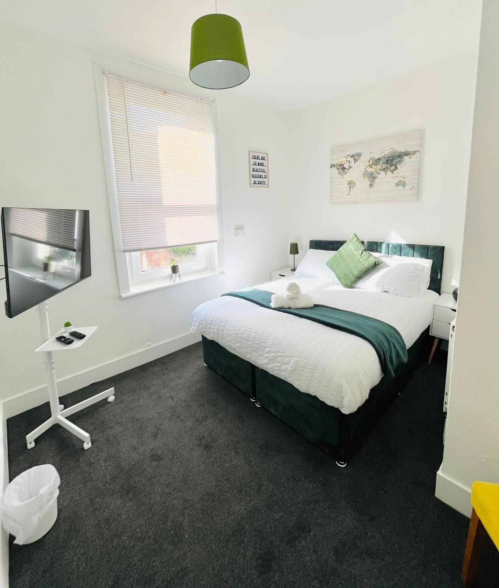 Standard Queen Room