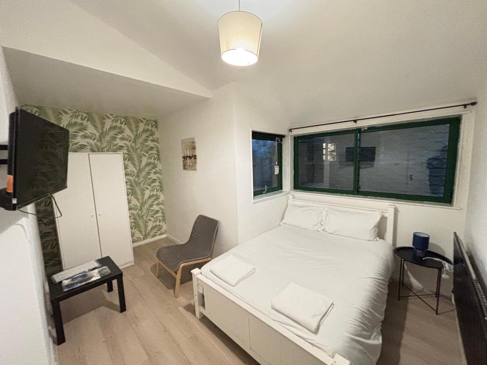 Standard Double Room with Shared Bathroom