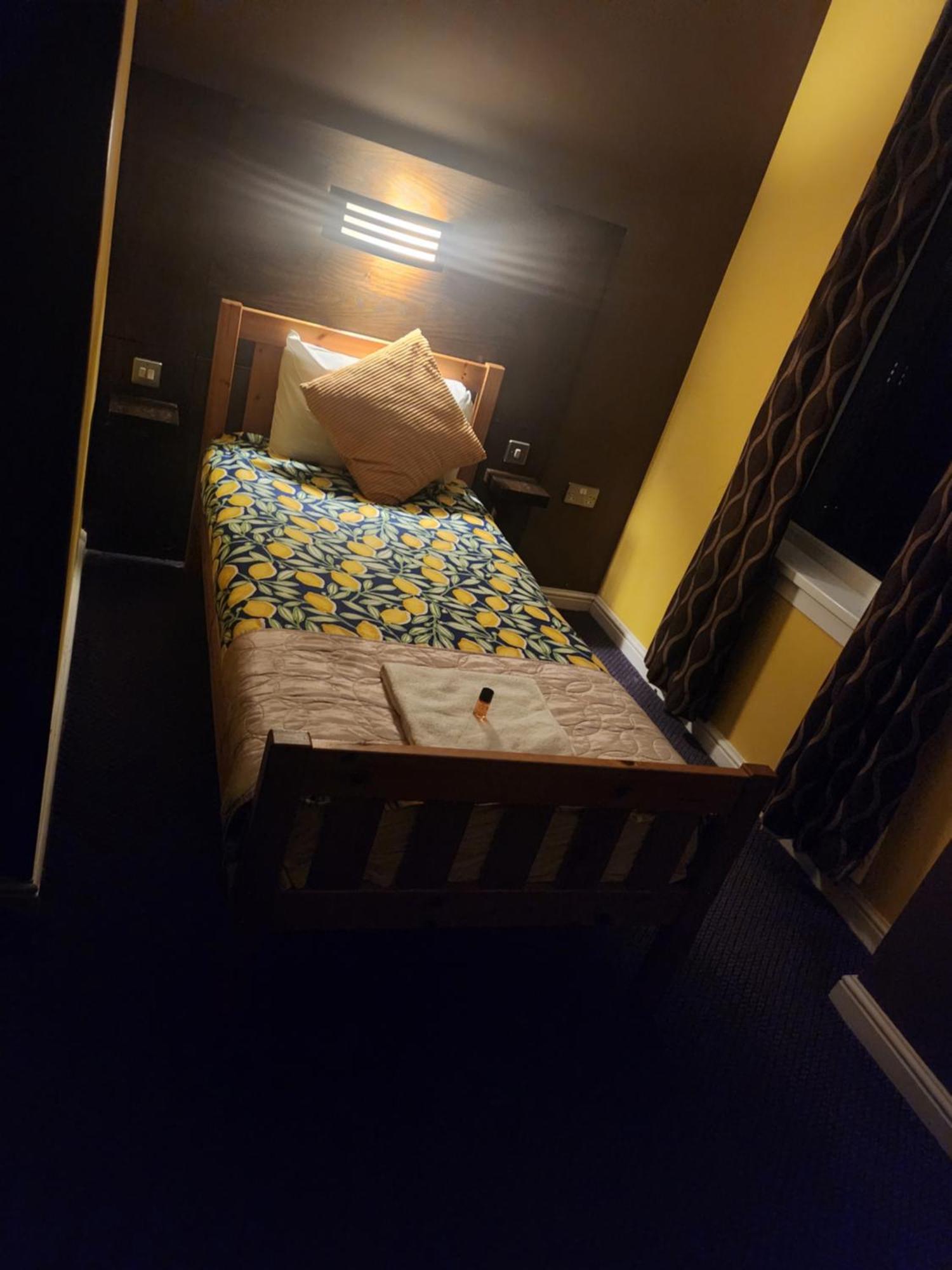 Single Room with Shower,1669022225:JPEG