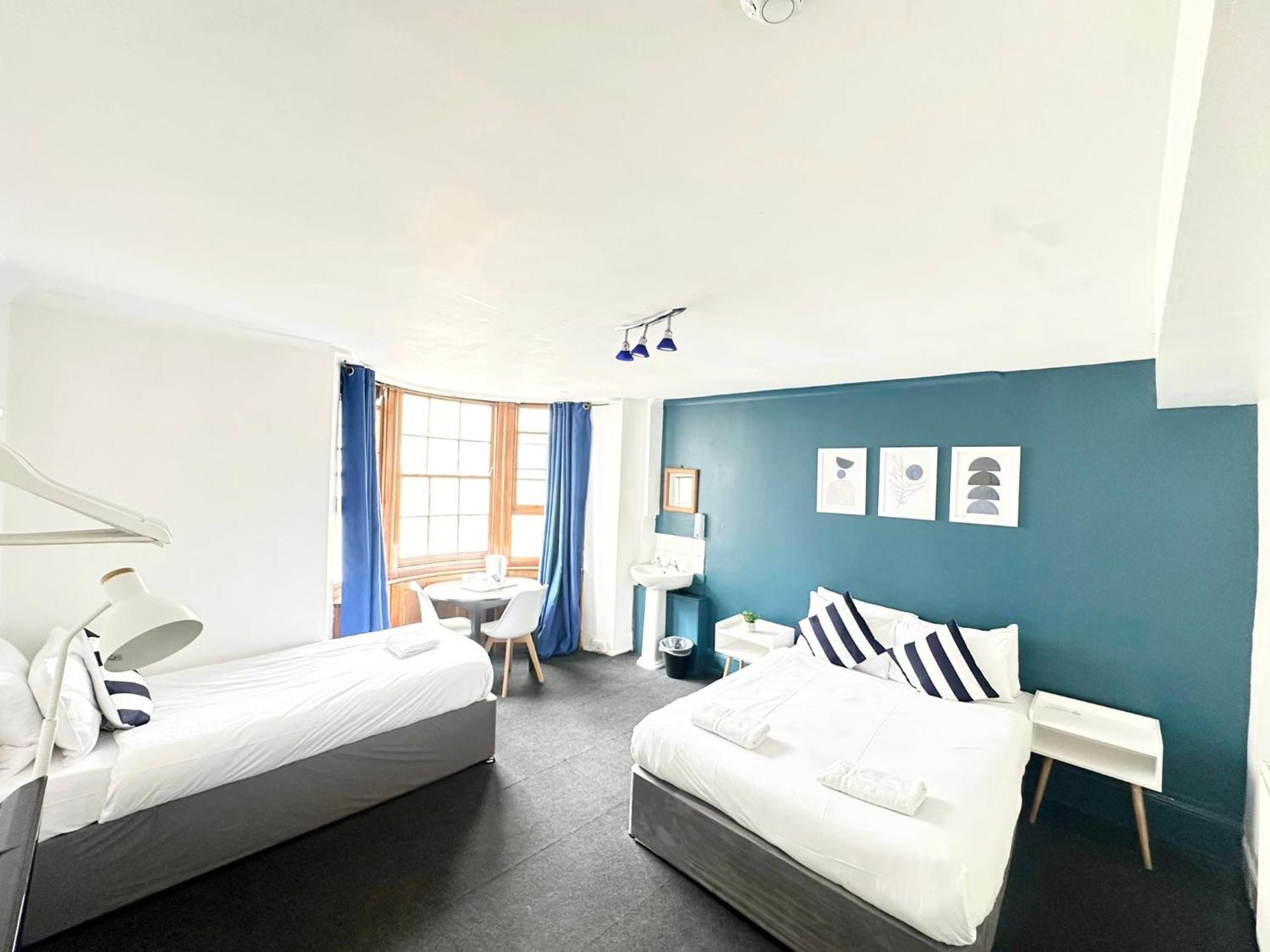 Triple Room,1685111891:JPEG